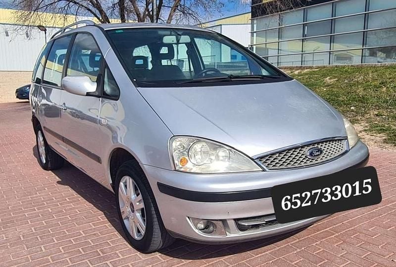 Usado Ford Galaxy Ghia 150 CV (110 kW) 2007 Gris Monovolumen