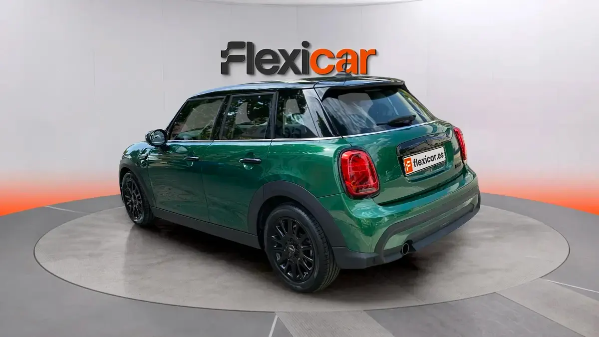 Usado Mini Cooper 136 CV (100 kW) 2022 Verde Utilitario