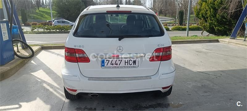 Usado Mercedes B180 109 CV (80 kW) 2011 Blanco Monovolumen
