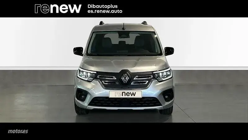 Usado Renault Kangoo Techno 88 kW (120 CV) 2025 Gris / plateado Monovolumen