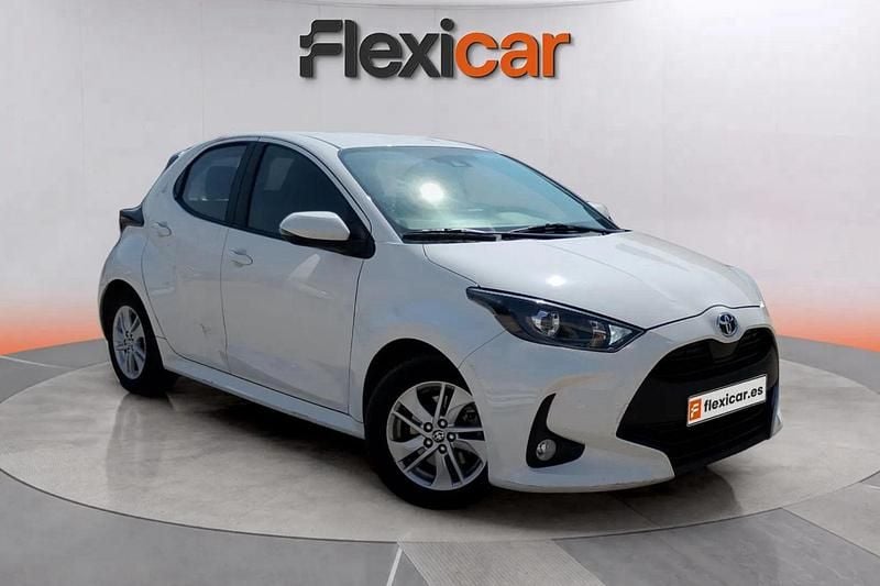 Blanco Usado 2022 Toyota Yaris Hybrid Business Edition Berlina | 13.290 € (Super precio) - Imagen 1/4