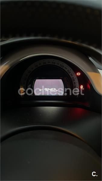 Usado Renault Twingo LIMITED 70 CV (51 kW) 2019 Rojo Utilitario