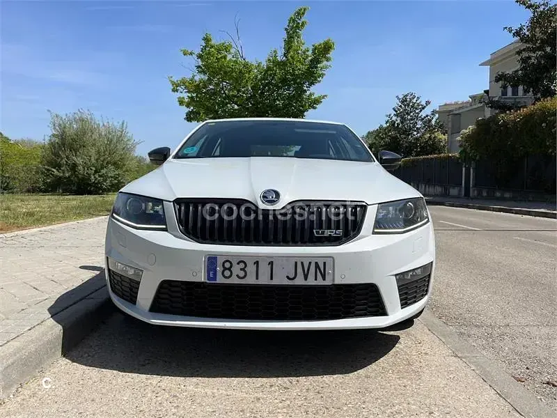 Usado Skoda Octavia RS 230 CV (169 kW) 2016 Blanco Familiar