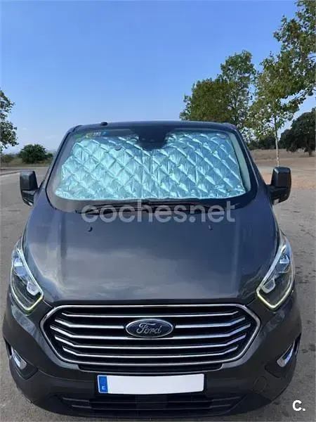 Usado Ford Tourneo Custom Titanium 130 CV (95 kW) 2018 Gris / plata Van