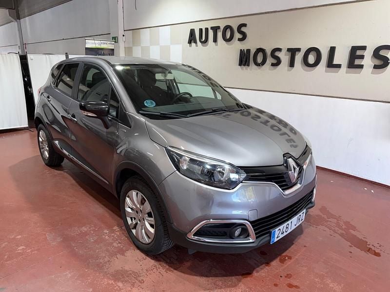 Usado Renault Captur LIMITED 90 CV (66 kW) 2016 Gris / plata SUV