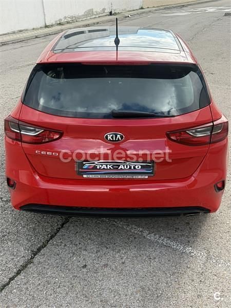 Używany Kia Ceed 115 KM (84 kW) 2019 Czerwony Hatchback