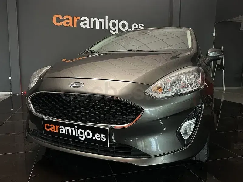 Usado Ford Fiesta Trend 86 CV (63 kW) 2018 Gris / plata Utilitario