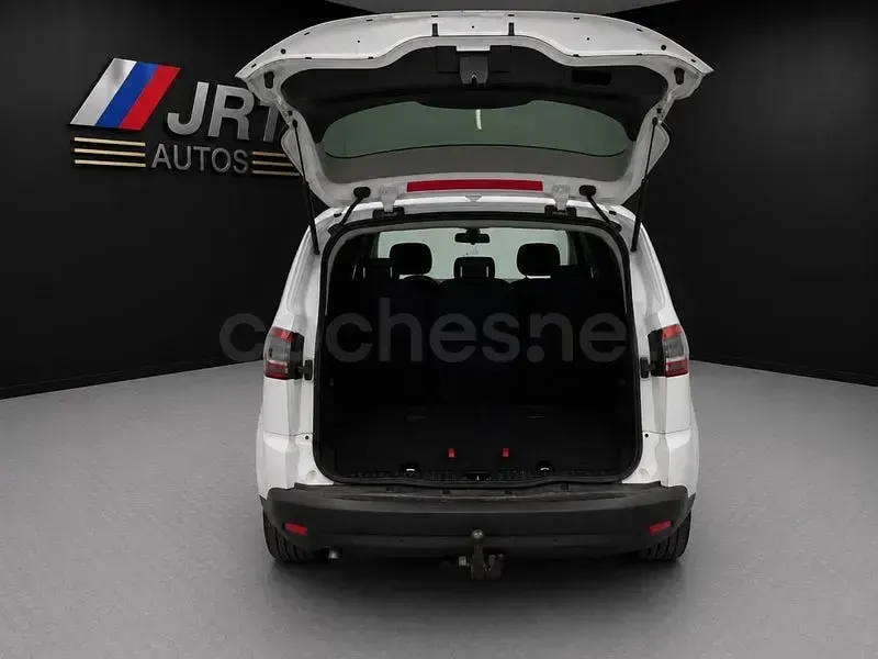 Usado Ford S-MAX Titanium 140 CV (102 kW) 2014 Blanco Monovolumen