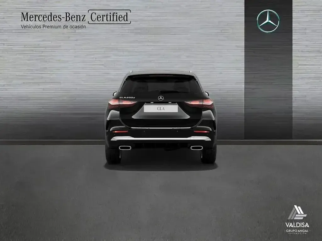Usado Mercedes GLA200 150 CV (110 kW) 2025 Negro SUV