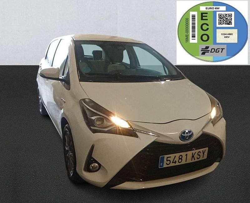 Blanco Usado 2019 Toyota Yaris Hybrid Active Utilitario | 11.990 € (Precio justo) - Imagen 1/4