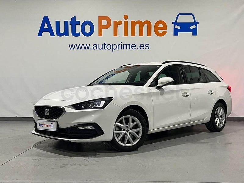 Usado Seat Leon Style 115 CV (84 kW) 2021 Blanco Familiar