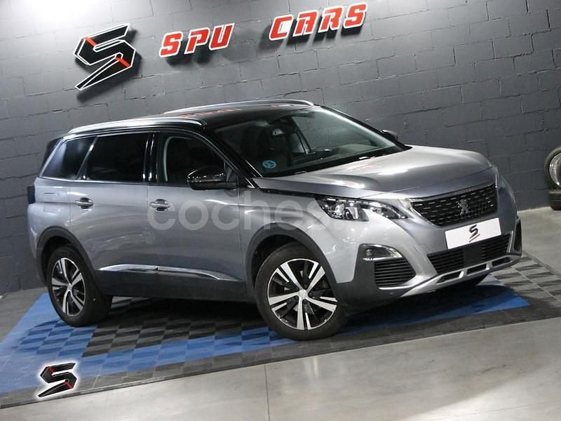 Usado Peugeot 5008 Allure 130 CV (95 kW) 2020 Gris / plata SUV