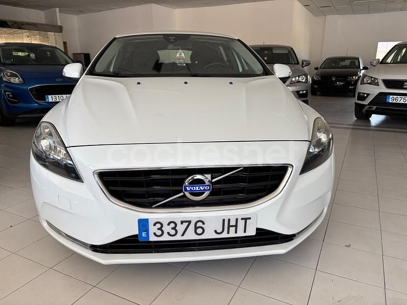 Blanco Usado 2016 Volvo V40 Kinetic Familiar | 10.900 € (Precio justo) - Imagen 1/4