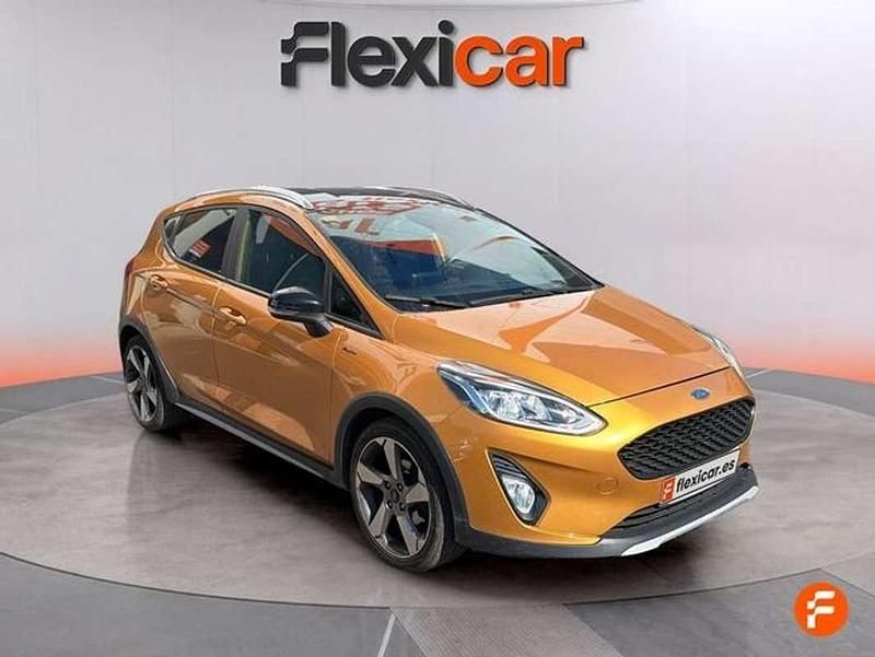 Usado Ford Fiesta Active 101 CV (74 kW) 2018 Naranja Utilitario
