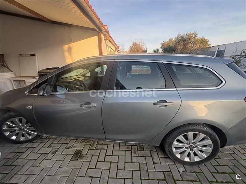 Usado Opel Astra Sportive 125 CV (91 kW) 2012 Gris / plata Familiar