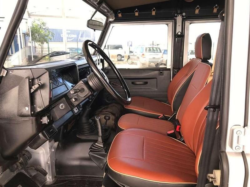 Usado Land Rover Defender 122 CV (89 kW) 2005 Blanco Familiar