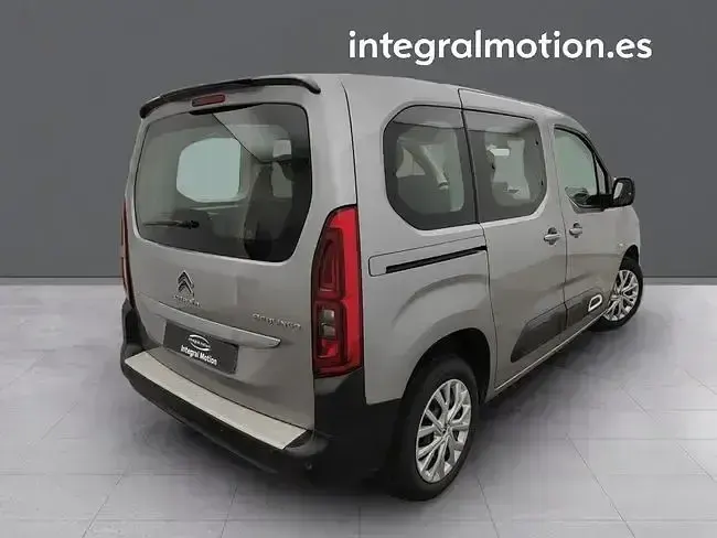 Usado Citroën Berlingo Feel 102 CV (75 kW) 2022 Gris Monovolumen
