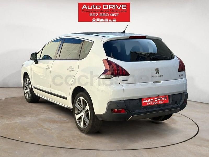 Usado Peugeot 3008 Allure 130 CV (95 kW) 2016 Blanco Berlina