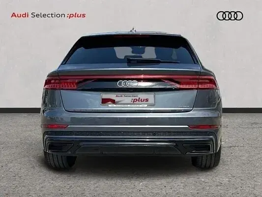 Usado Audi Q8 S-Line 231 CV (169 kW) 2023 Gris / plata SUV