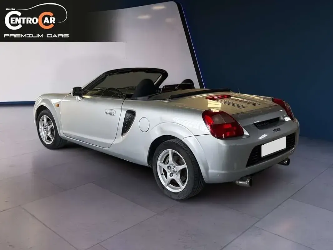Usado Toyota MR2 140 CV (102 kW) 2000 Gris Descapotable
