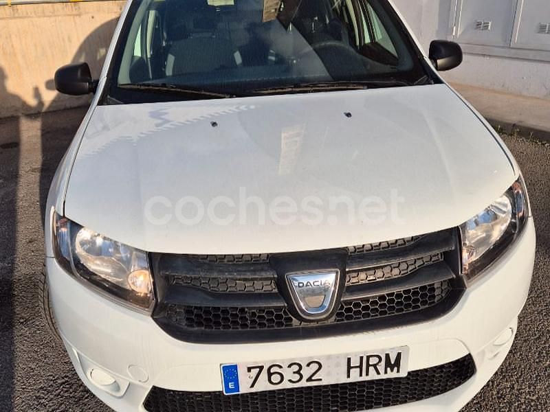 Usado Dacia Sandero Lauréate 90 CV (66 kW) 2013 Blanco Berlina