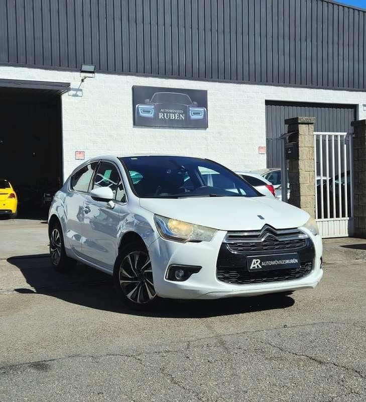 Blanco Usado 2012 Citroën DS4 Utilitario | 5899 € (Buen precio) - Imagen 1/4