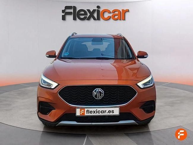 Käytetty MG ZS Comfort 106 HP (77 kW) 2022 Oranssi Sedan