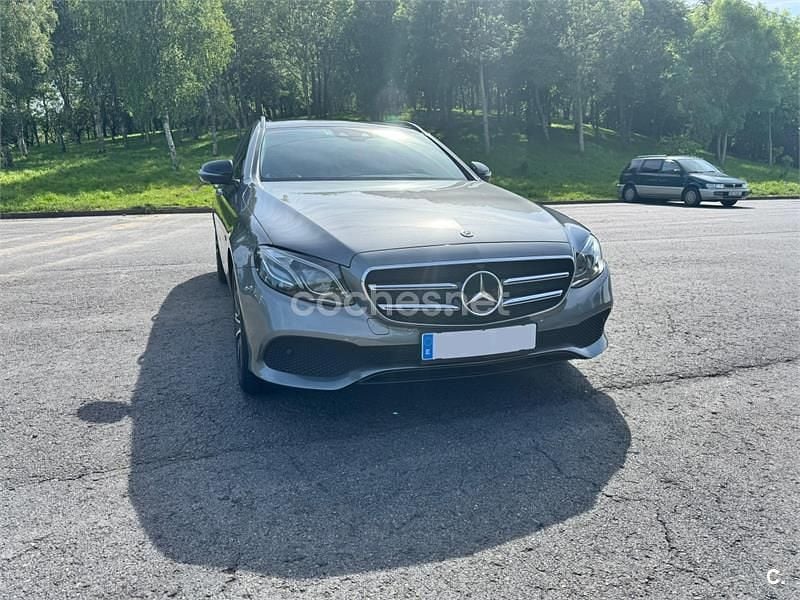 Usado Mercedes E300 306 CV (225 kW) 2020 Gris / plata Familiar