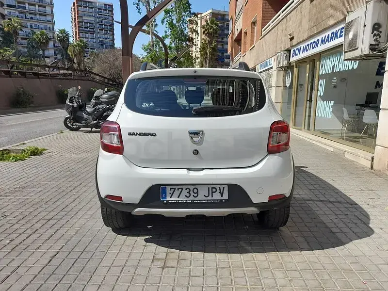 Usado Dacia Sandero Stepway 90 CV (66 kW) 2016 Blanco Berlina