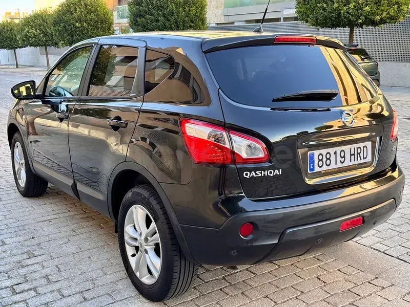 Usado Nissan Qashqai Tekna 110 CV (80 kW) 2013 Negro SUV