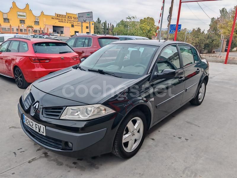 Negro Usado 2007 Renault Mégane II Dynamique Berlina | 2999 € (Precio justo) - Imagen 1/4