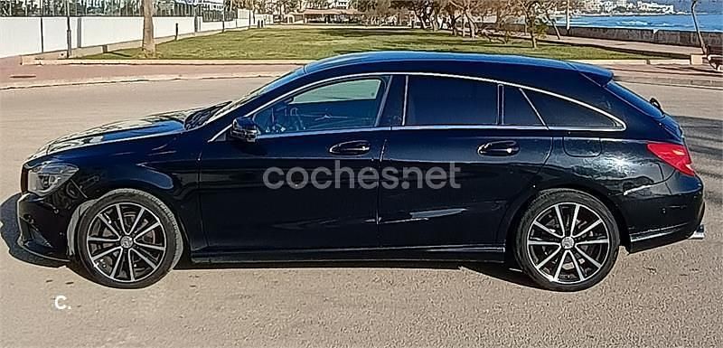 Usado Mercedes CLA220 Shooting Brake 177 CV (130 kW) 2015 Negro Familiar