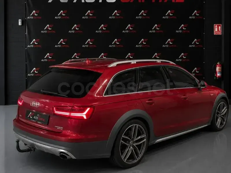 Usado Audi A6 Allroad 333 CV (244 kW) 2015 Rojo Familiar