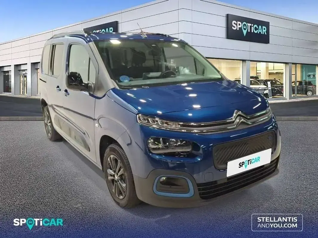 Usado Citroën Berlingo Shine 100 kW (137 CV) 2023 Azul Monovolumen