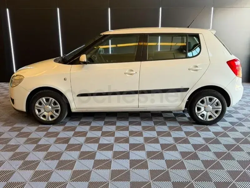 Usado Skoda Fabia 60 CV (44 kW) 2008 Blanco Berlina