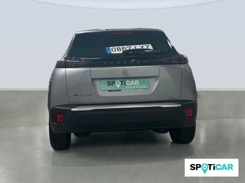 Usado Peugeot e-2008 Active 100 kW (136 CV) 2022 Gris SUV