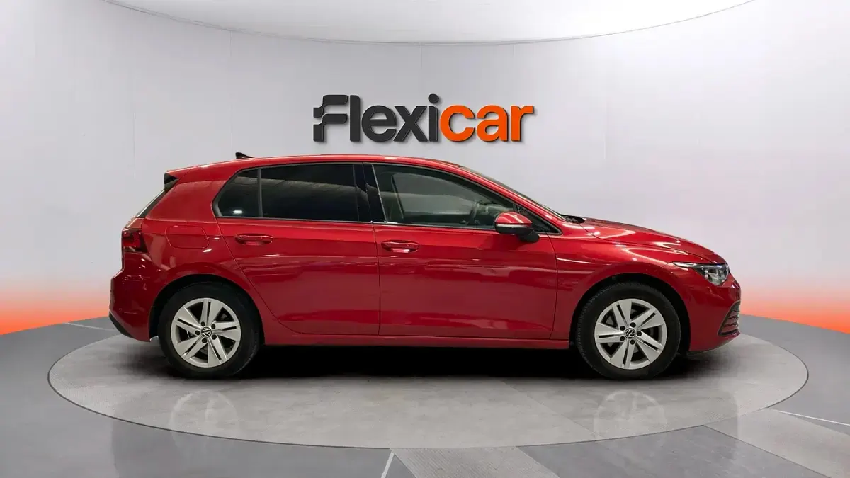 Usado VW Golf VII Life 150 CV (110 kW) 2021 Rojo Utilitario