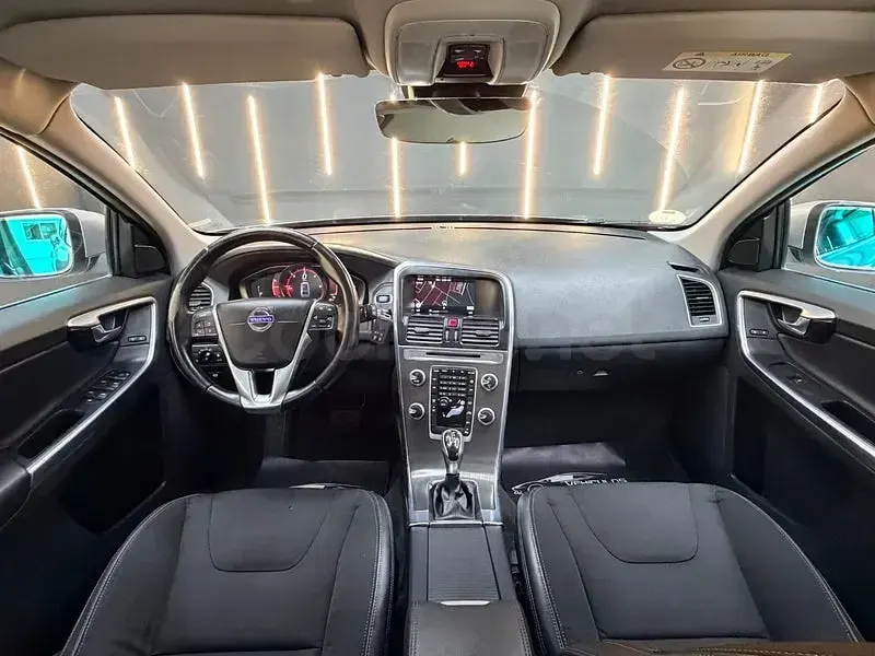 Usado Volvo XC60 Summum 190 CV (139 kW) 2016 Gris / plata SUV