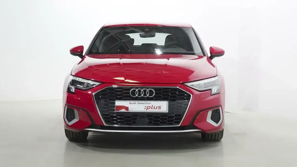 Usado Audi A3 Advanced Plus 116 CV (85 kW) 2022 Rojo Berlina