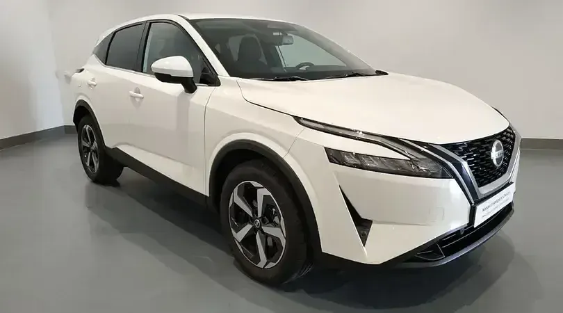 Usado Nissan Qashqai N-Connecta 158 CV (116 kW) 2023 Sapporo white (sólido) SUV