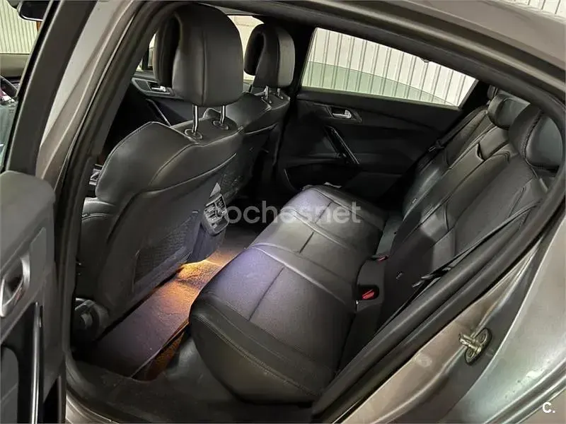 Usado Peugeot 508 Allure 150 CV (110 kW) 2017 Gris / plata Berlina