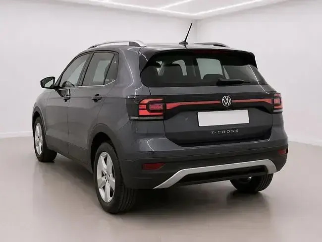 Usado VW T-Cross Sportline 110 CV (80 kW) 2022 Gris SUV