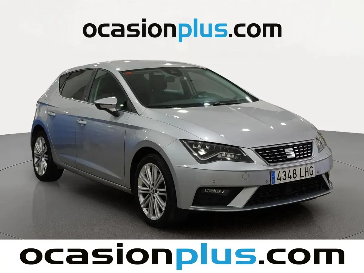 Usado Seat Leon FR 130 CV (95 kW) 2020 Gris plata Utilitario