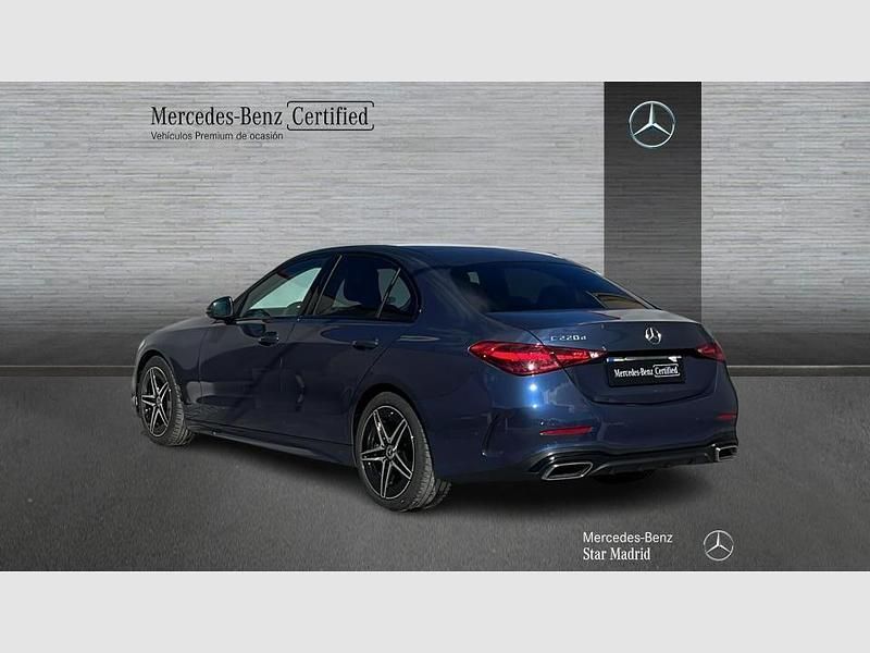 Usado Mercedes C220 AMG line 200 CV (147 kW) 2025 Azul sodalita (metalizado) Berlina