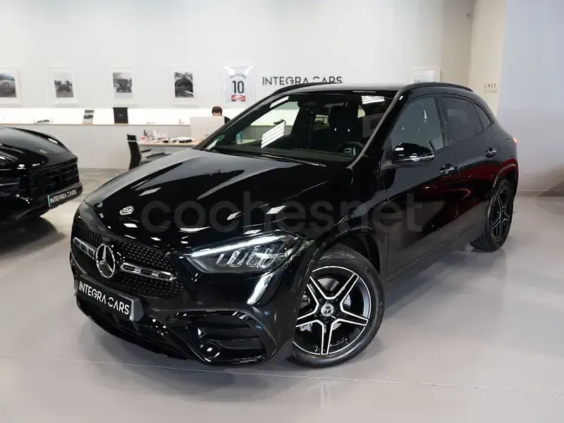 Usado Mercedes GLA200 150 CV (110 kW) 2024 Negro SUV