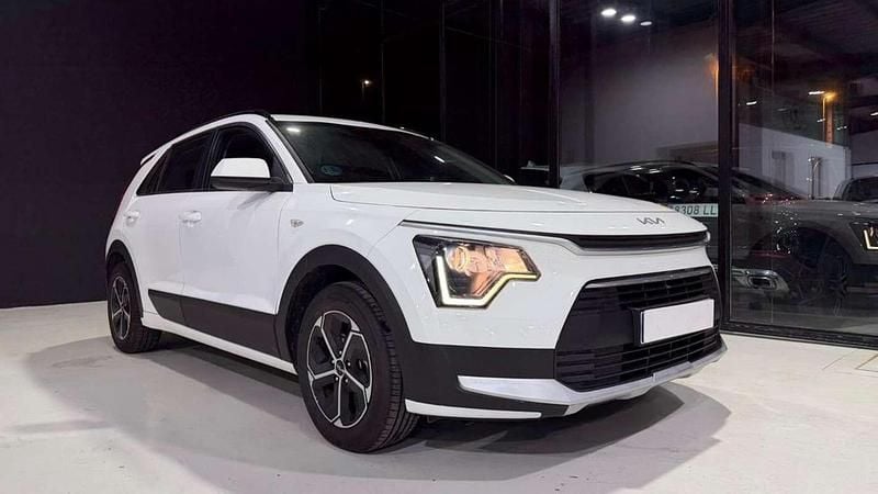 Usado Kia Niro 141 CV (103 kW) 2022 Blanco SUV