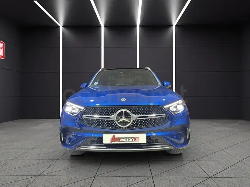 Usado Mercedes GLC300e 313 CV (230 kW) 2025 Azul SUV