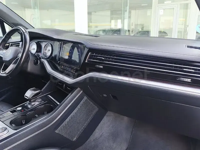 Käytetty VW Touareg 286 HP (210 kW) 2022 Valkoinen Katumaasturi