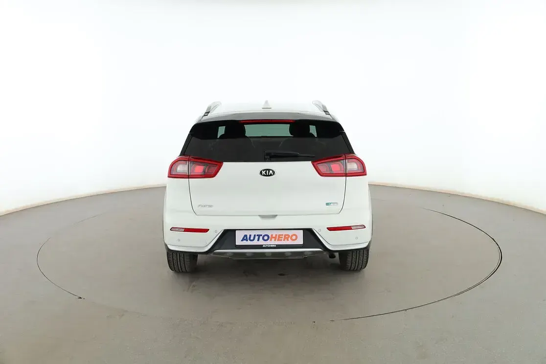 Usado Kia Niro 141 CV (103 kW) 2016 Blanco SUV