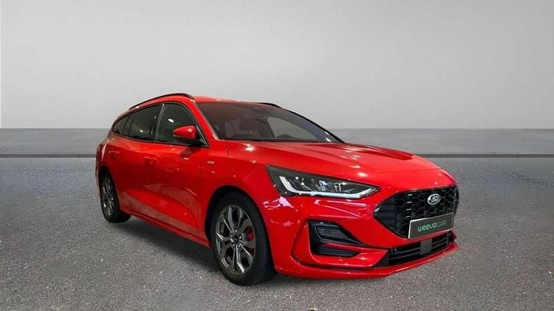 Usado Ford Focus ST-Line 126 CV (92 kW) 2024 Rojo Familiar